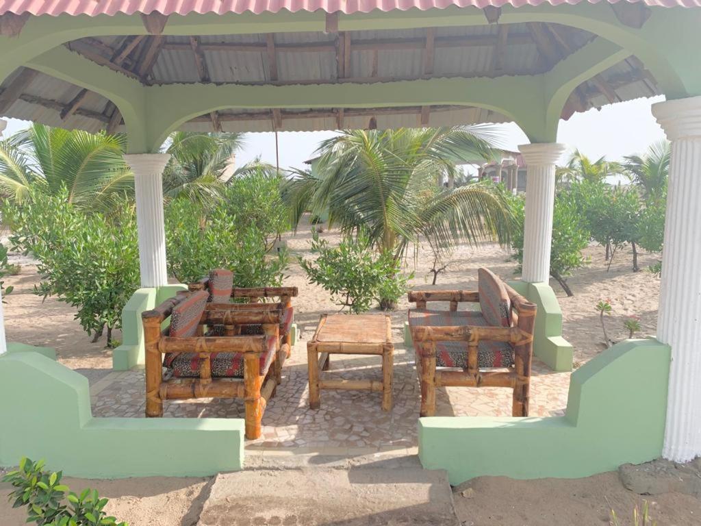 Bosofet Beach And Creek Lodge Sanyang Ngoại thất bức ảnh
