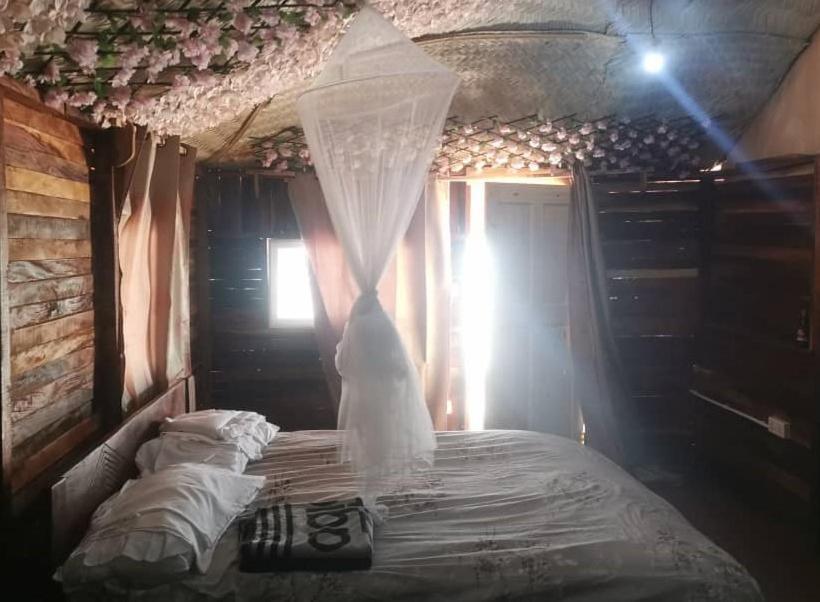 Bosofet Beach And Creek Lodge Sanyang Ngoại thất bức ảnh